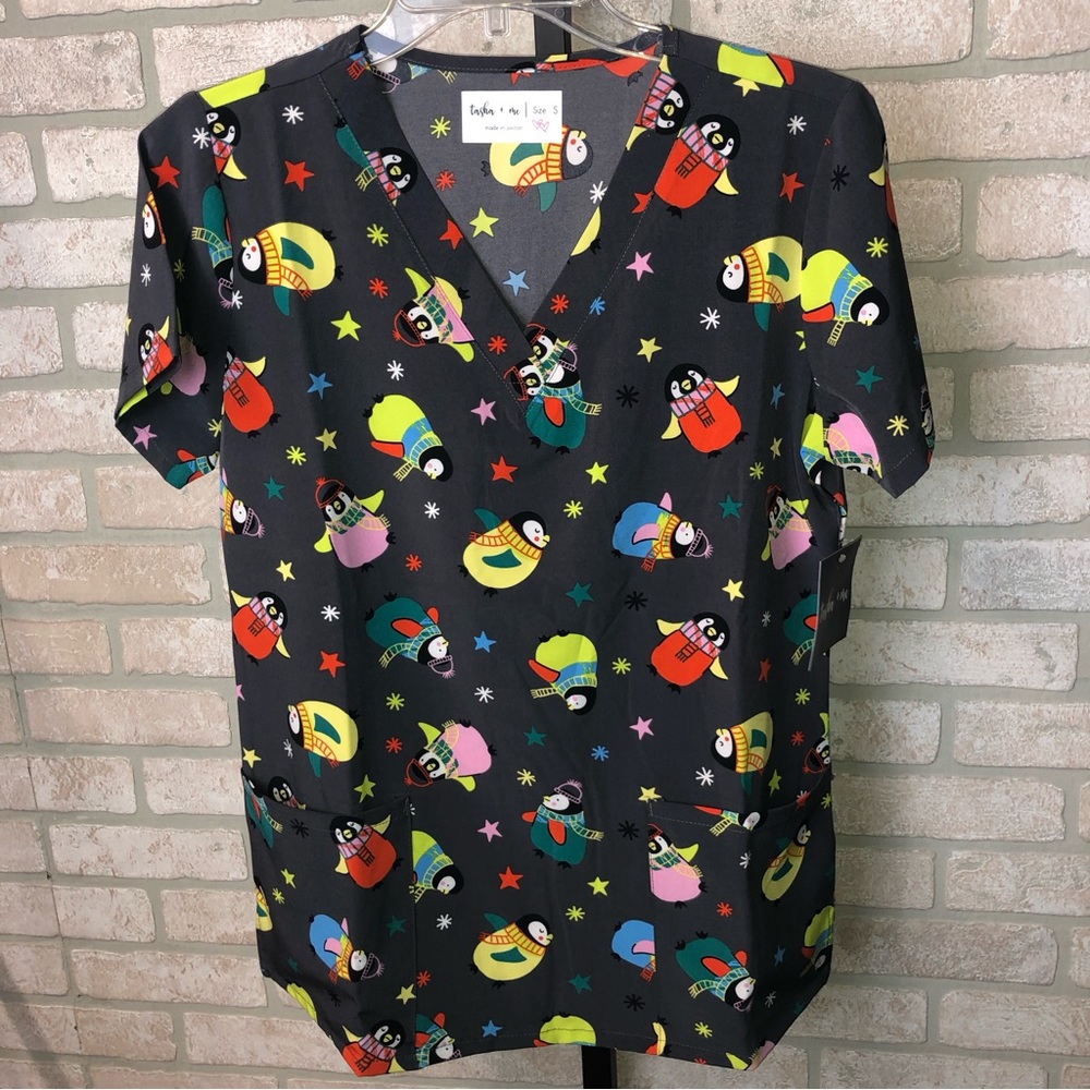 NWT Tasha + Me Black Penguin Holiday Print Short sleeve scrub top